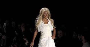 Paris Hilton held in 2nd pot swoop